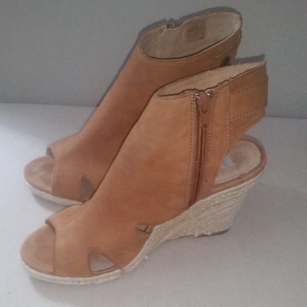 Browns suede wedge open toe heels EUC